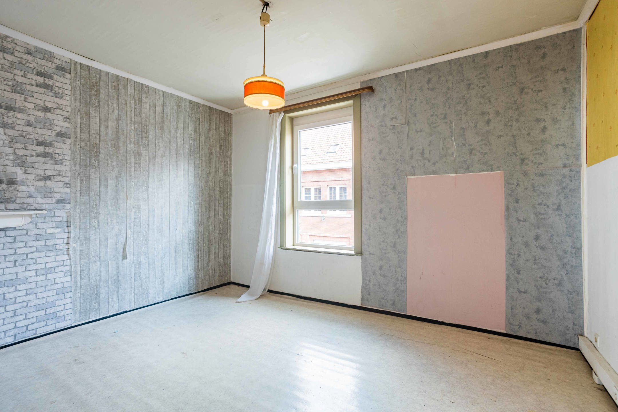 Te renoveren woning met terras op interessante locatie! foto 15