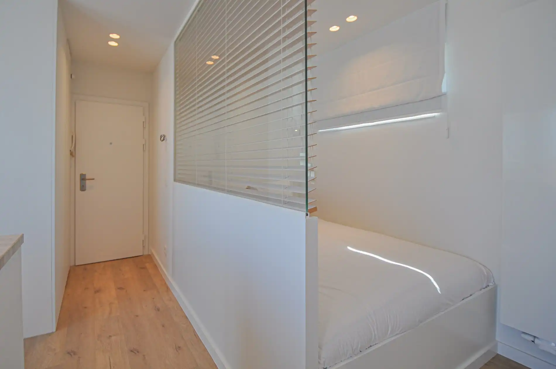 Volledig gerenoveerd dakappartement met een terras van ongeveer 45 m². foto 12