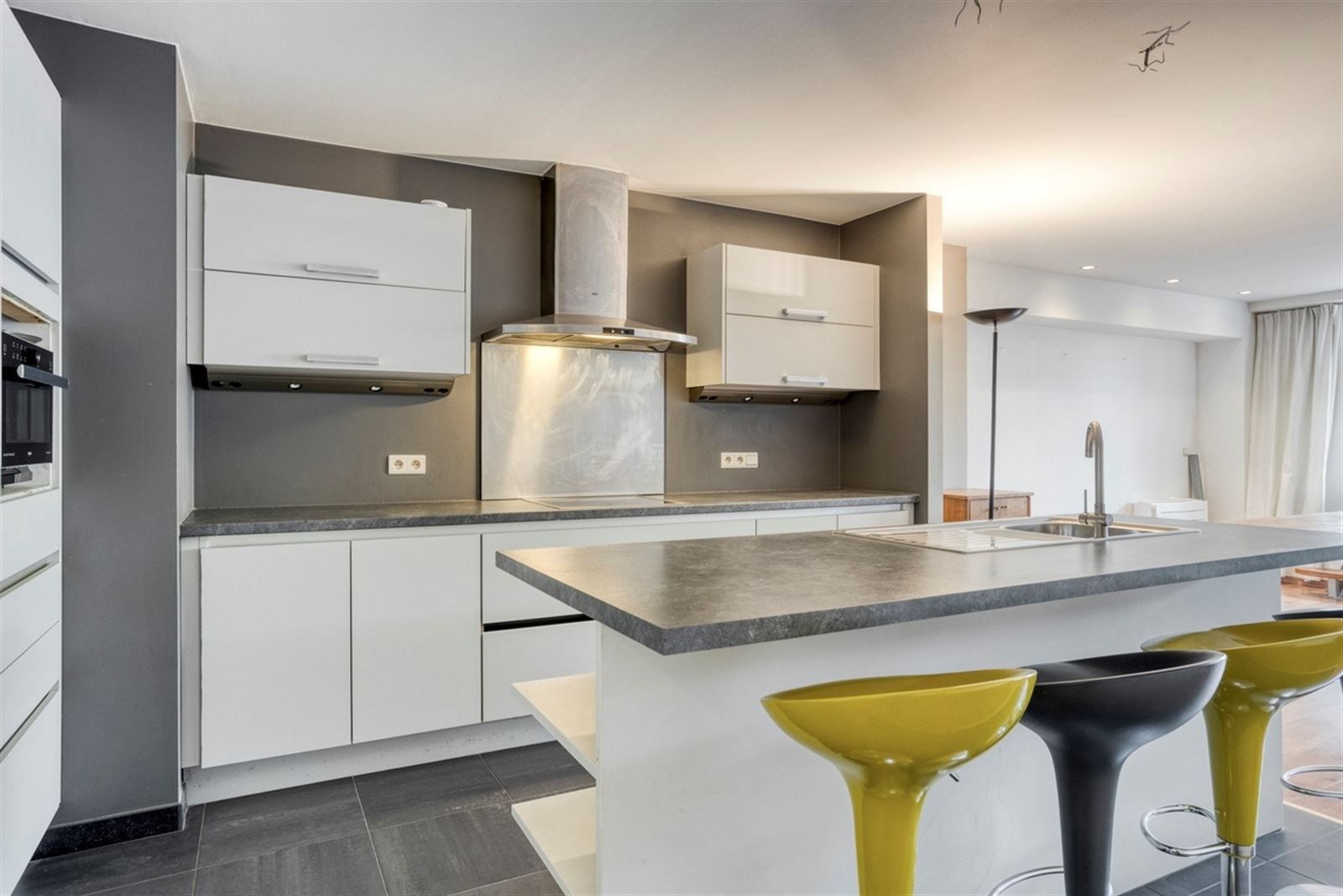 2 slpk appartement met terras en autostaanplaats foto 17