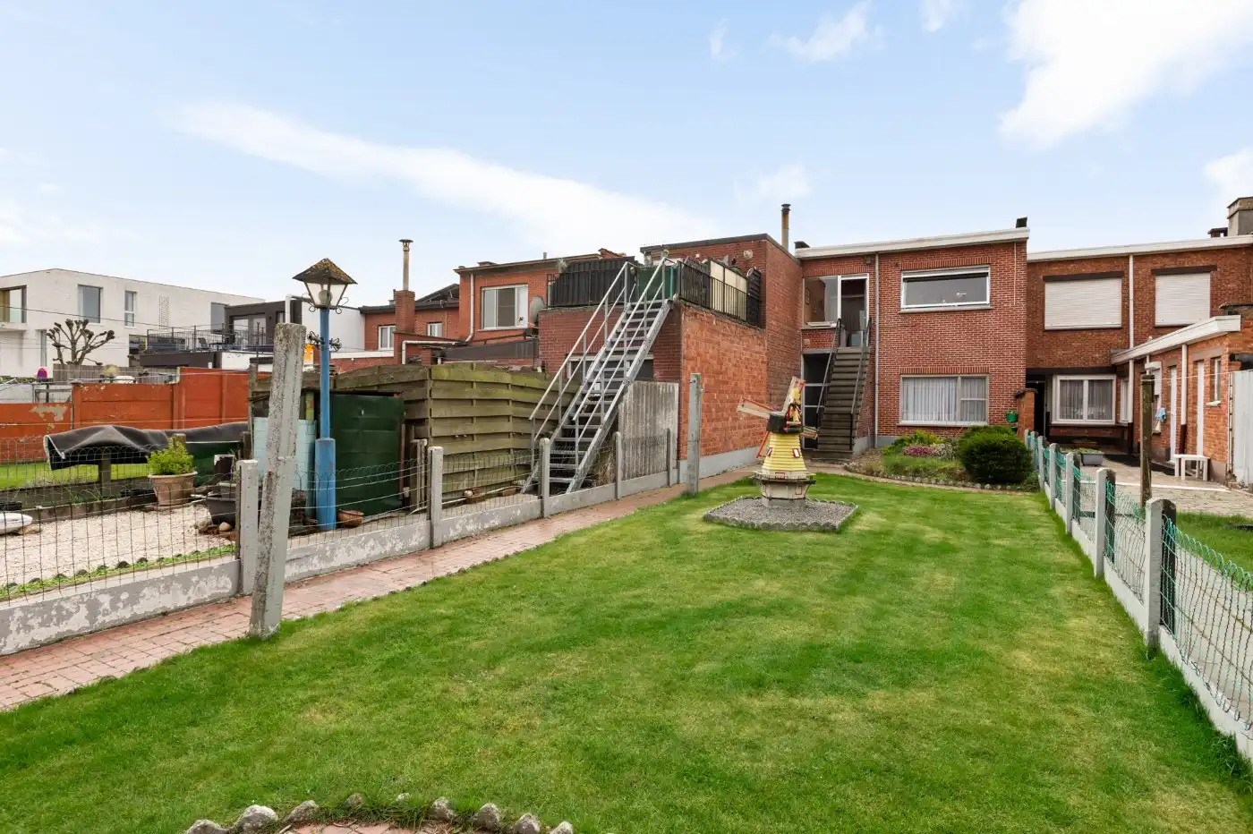 Te renoveren woning met 2 slpk., dubbele garage en tuin foto 26