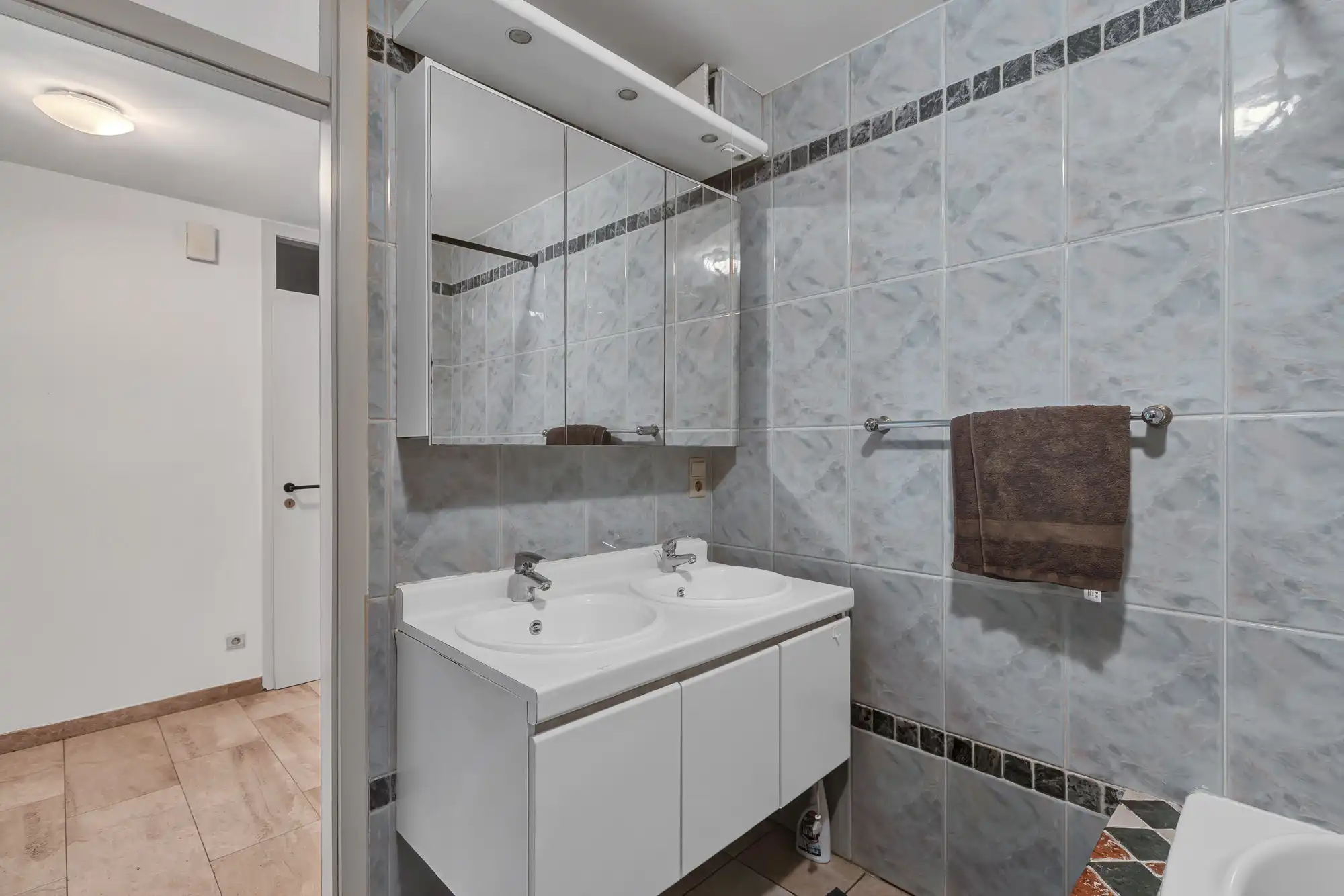 Ruim gelijkvloers appartement met tuin en garage in Deinze foto 7