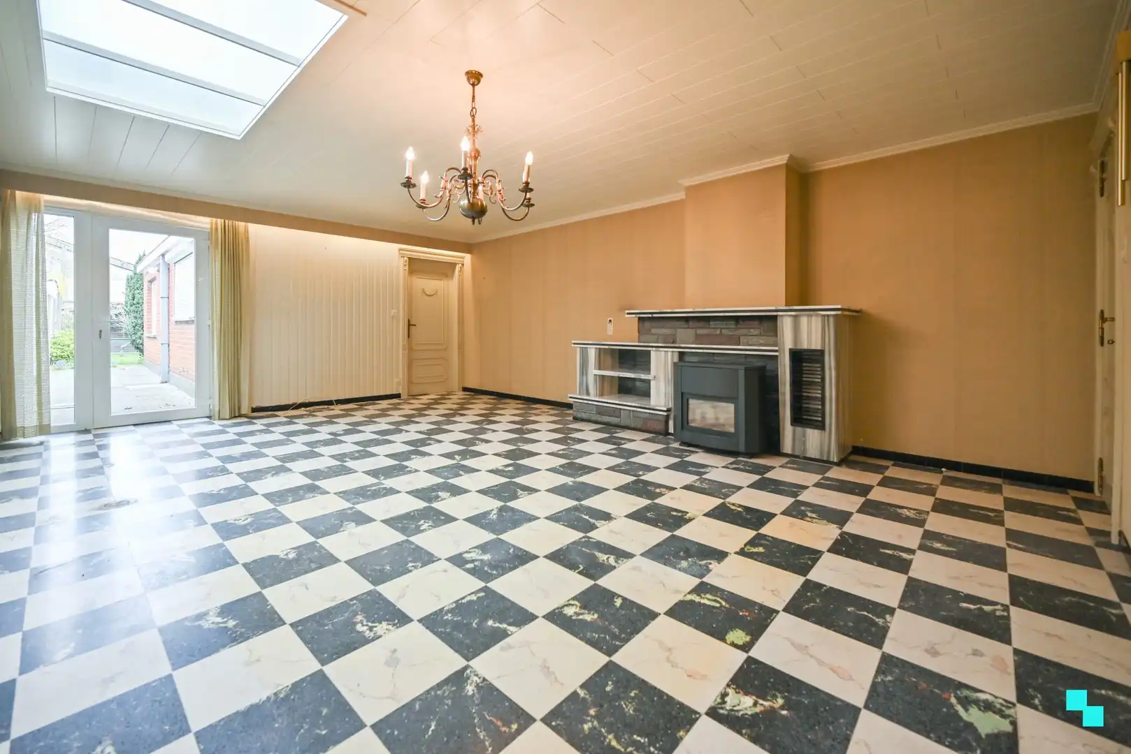 Centraal gelegen woonst met drie slaapkamers te Izegem foto 12