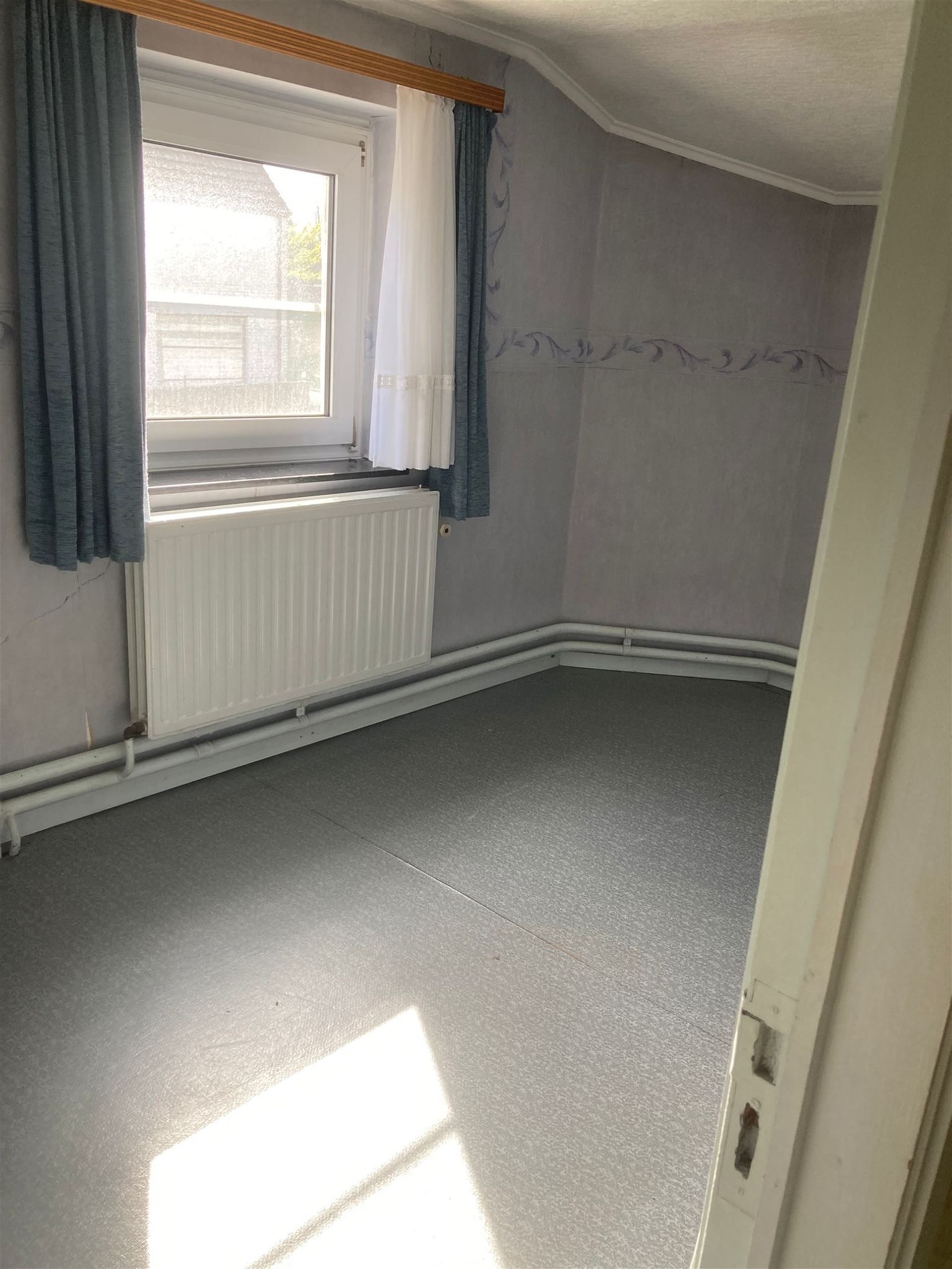 Te renoveren woning op een doodlopende straat  foto 15