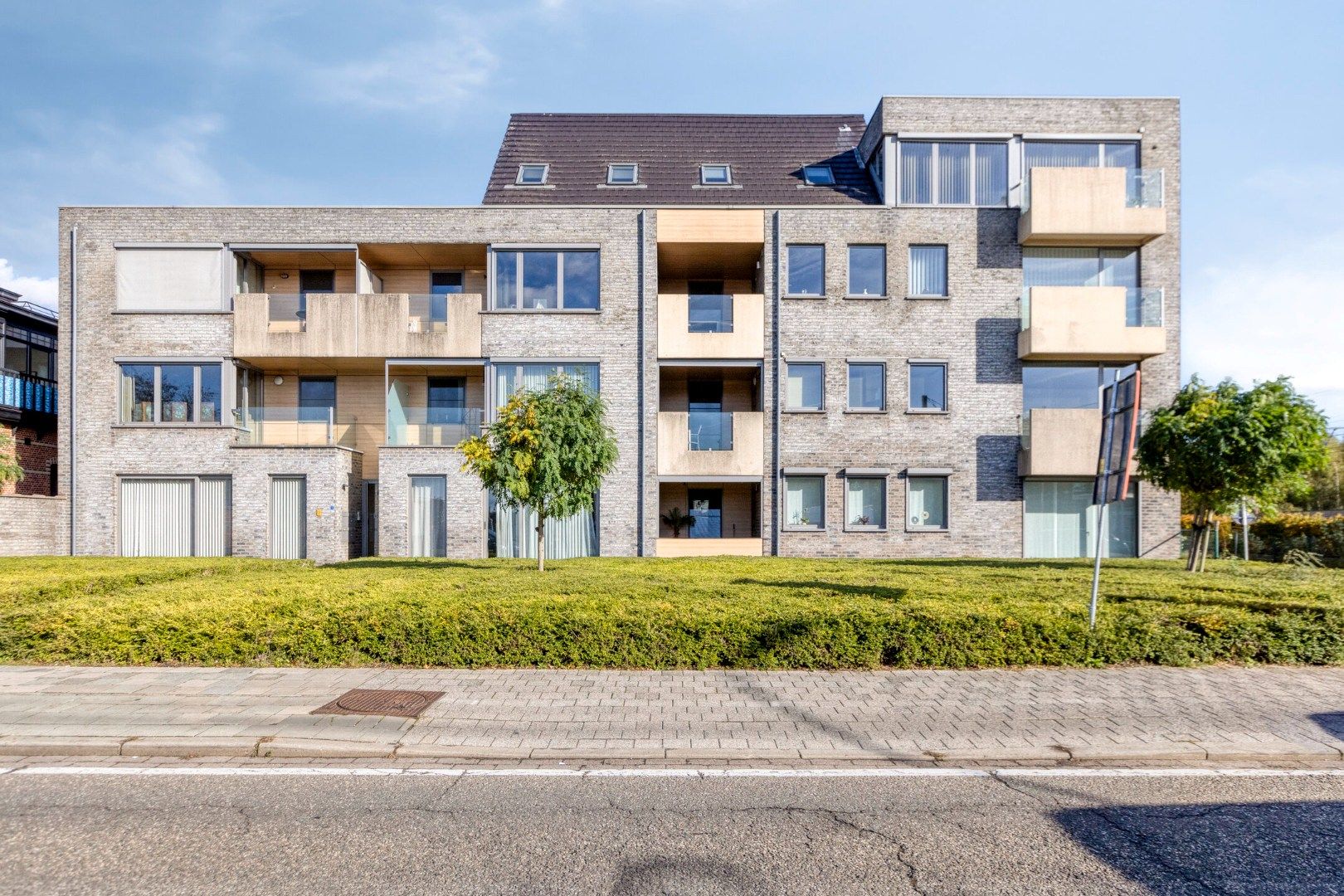 Ruim ingedeeld appartement met zonterrassen in het centrum. foto 31