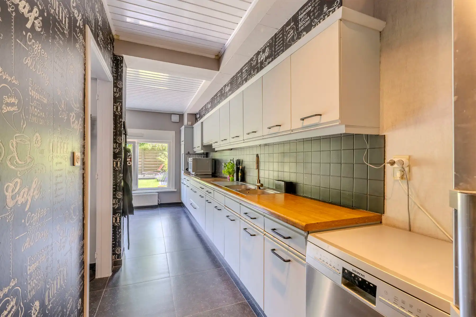 Instapklare woning met 4 slpks, 2 badks en gezellige tuin foto 10
