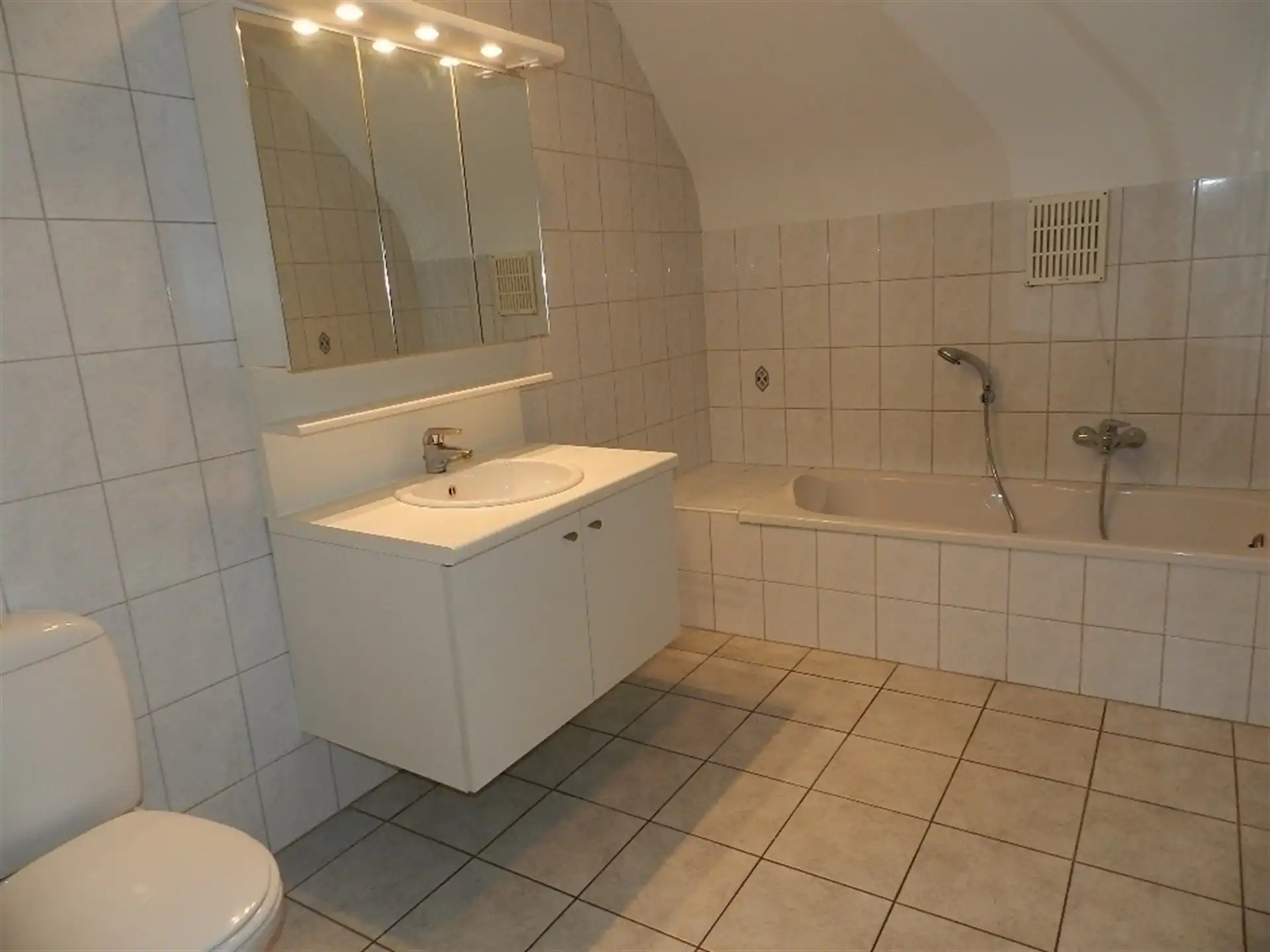 Appartement met groot terras gelegen op tweede verdieping van residentie “De Klaproos”. foto 7