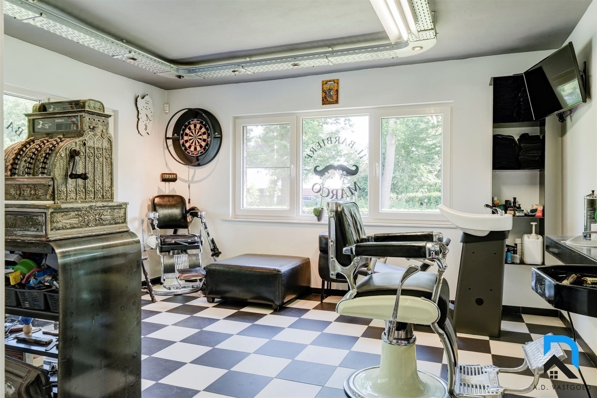 Woning met 5 slaapkamers op riant hoekperceel foto 10