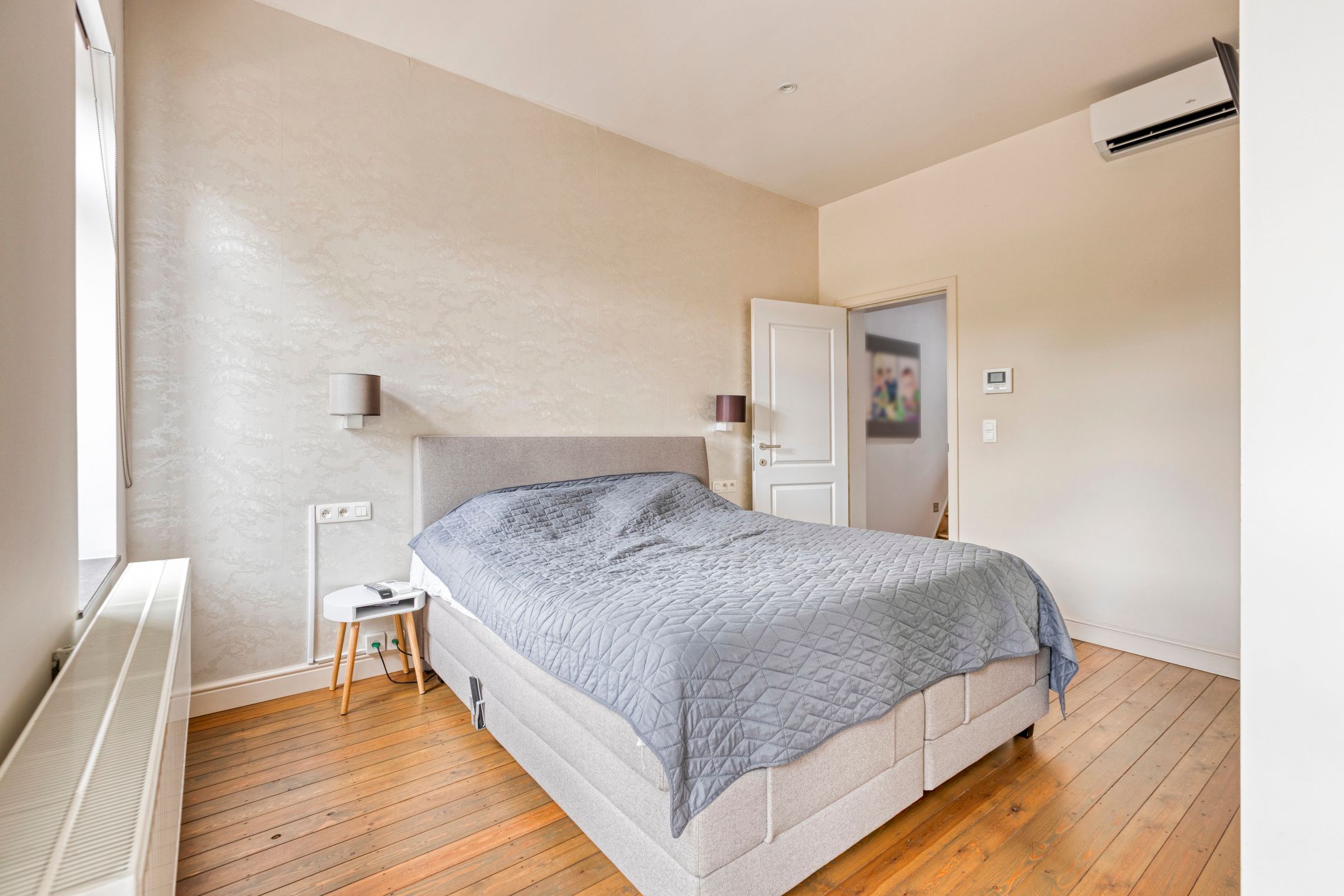 Gerenoveerde herenwoning met garage foto 14