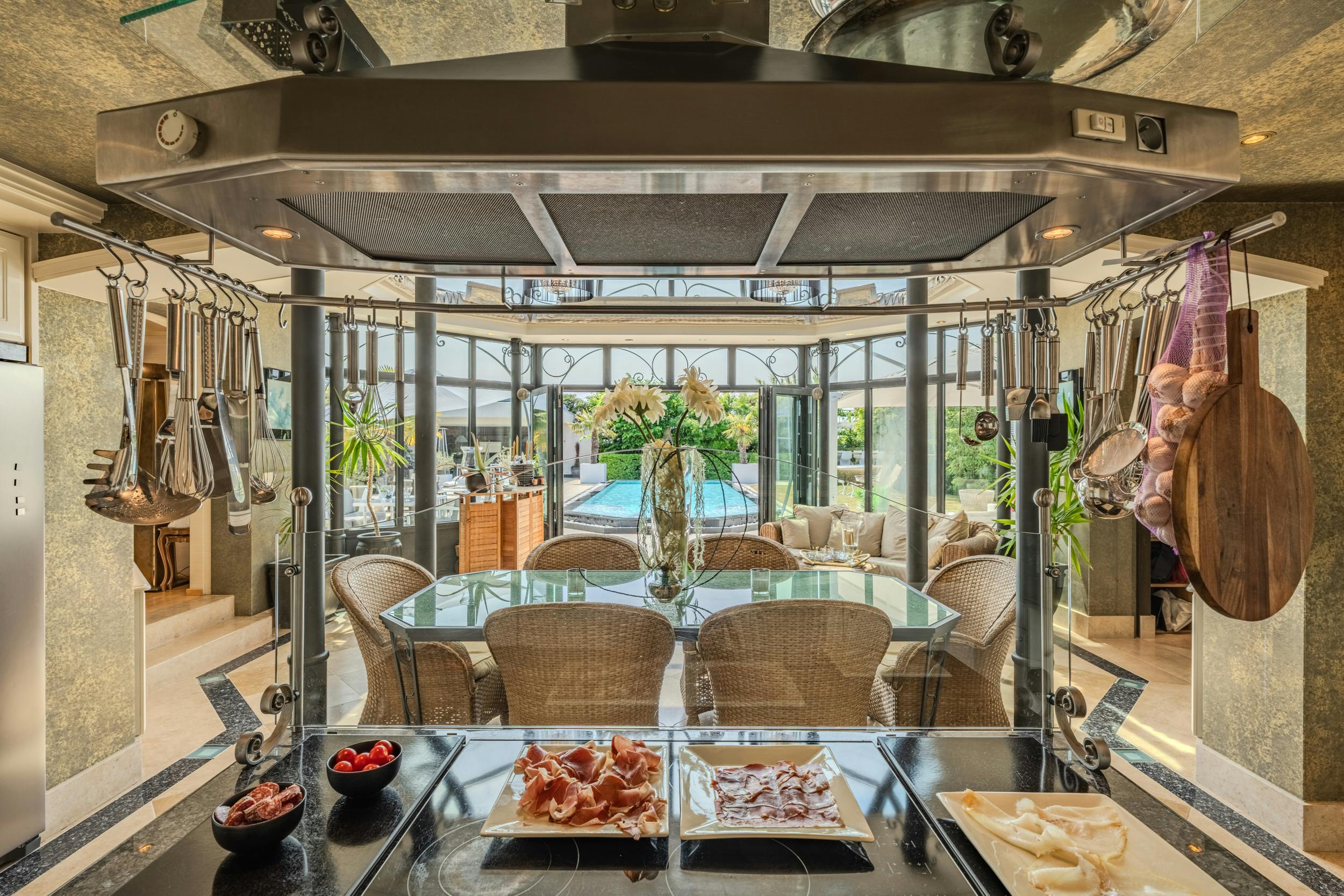 Magnifieke villa met zwembad langs de Spalaan te Oostende foto 10