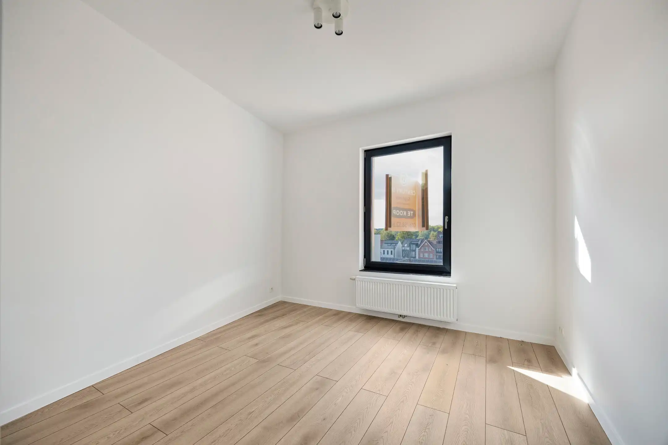 Gerenoveerde woning op centrale ligging te Sint-Joris-Weert foto 8