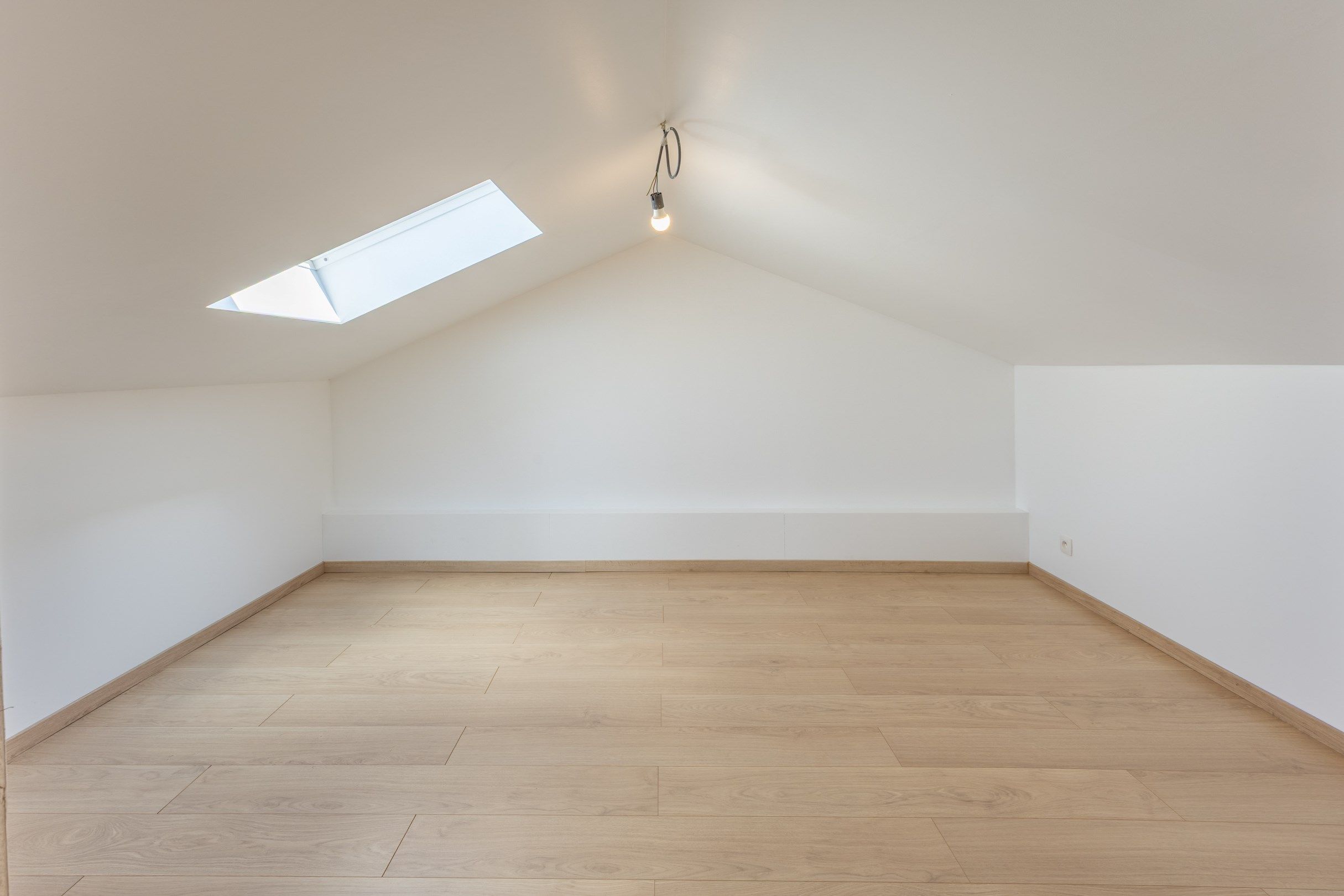 GERENOVEERDE HALFOPEN WONING OP LANDELIJKE TOPLOCATIE  foto 12