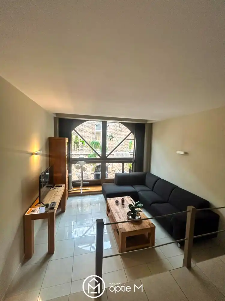 Bemeubelde duplex studio te huur in Hasselt – centrumligging met zicht op de Walputstraat foto 2