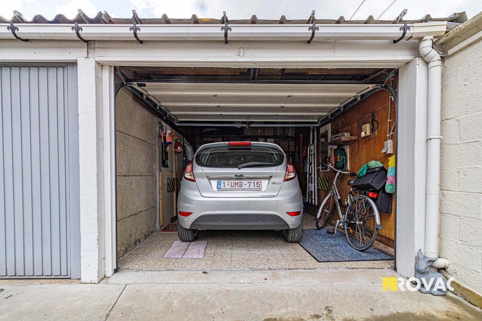 Centraal gelegen appartement met 2 slaapkamers en garage foto 14