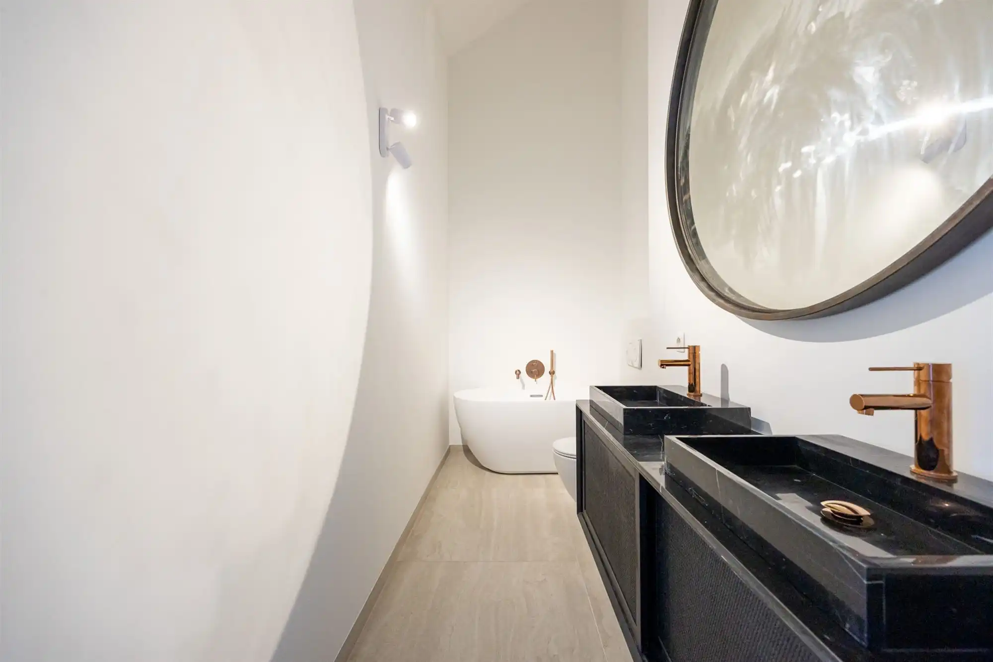 Nieuwbouwwoning met vier slaapkamers en tuin foto 22