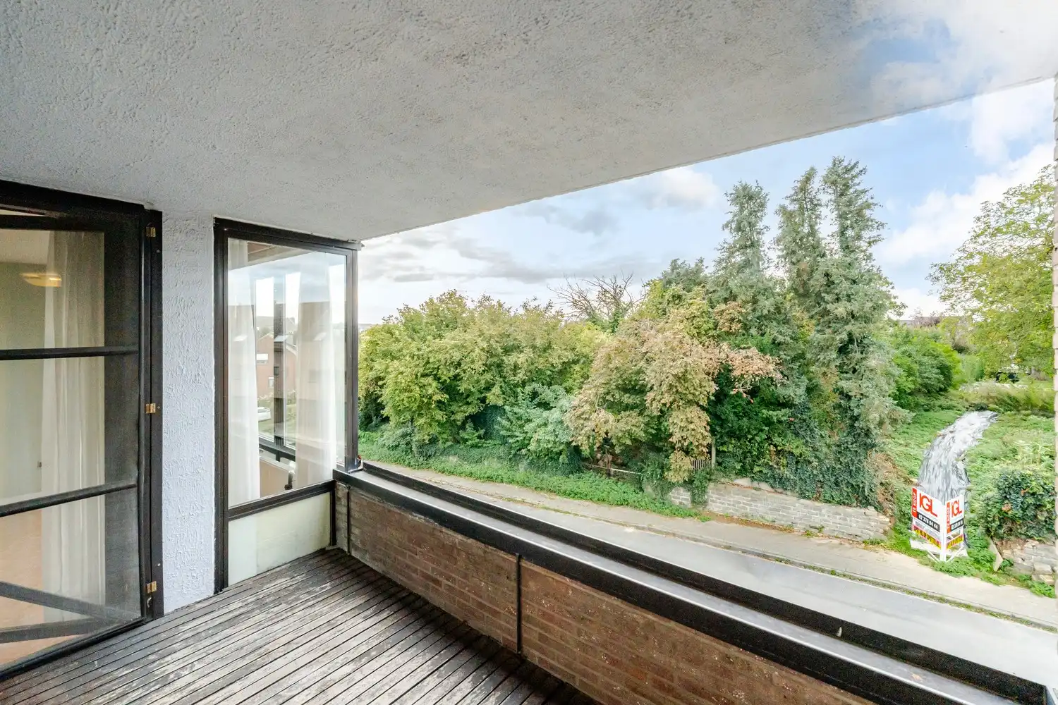 Appartement met 2 slaapkamers, garage, terras en kelder op centrale ligging foto 2