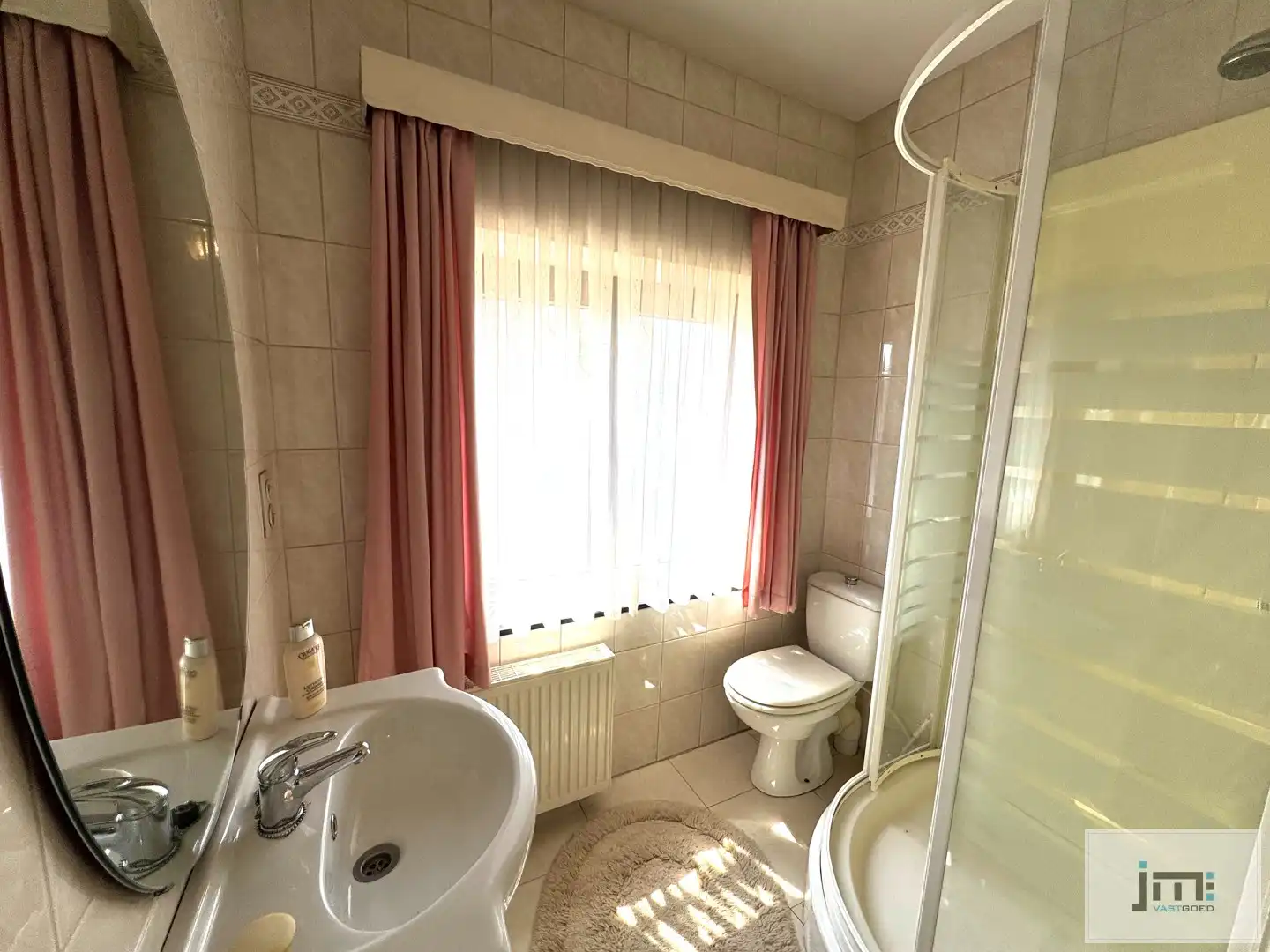 Charmante woning in het rustige Guigoven foto 16
