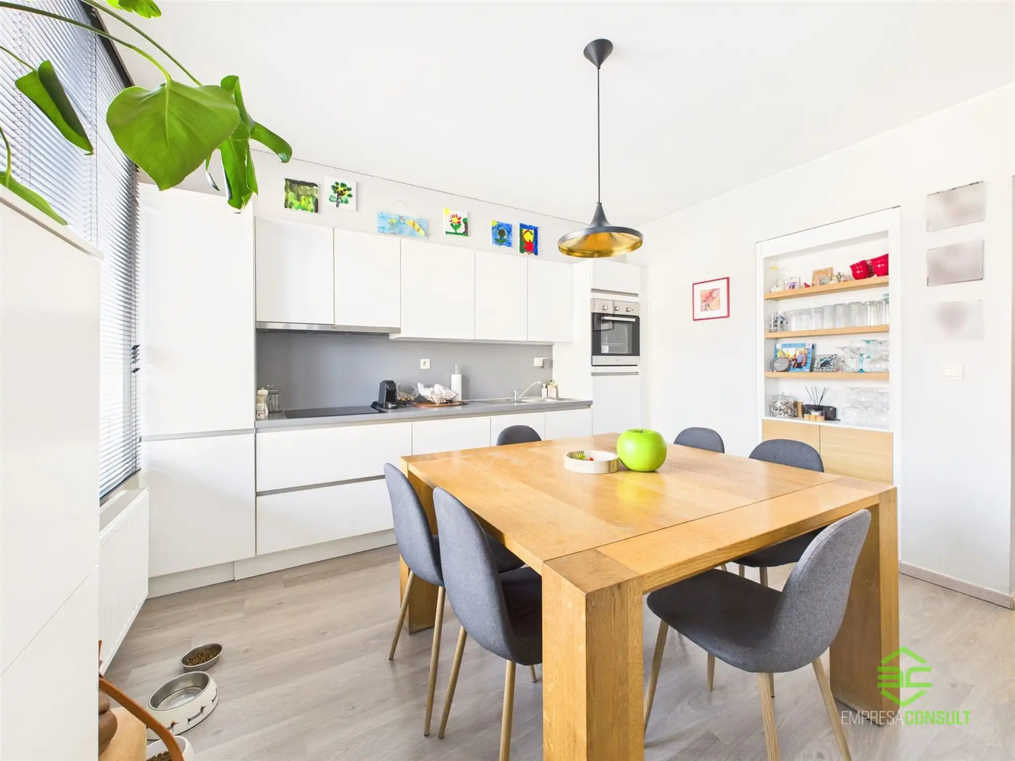 Verhuurd handelspand met app in het centrum! foto 7