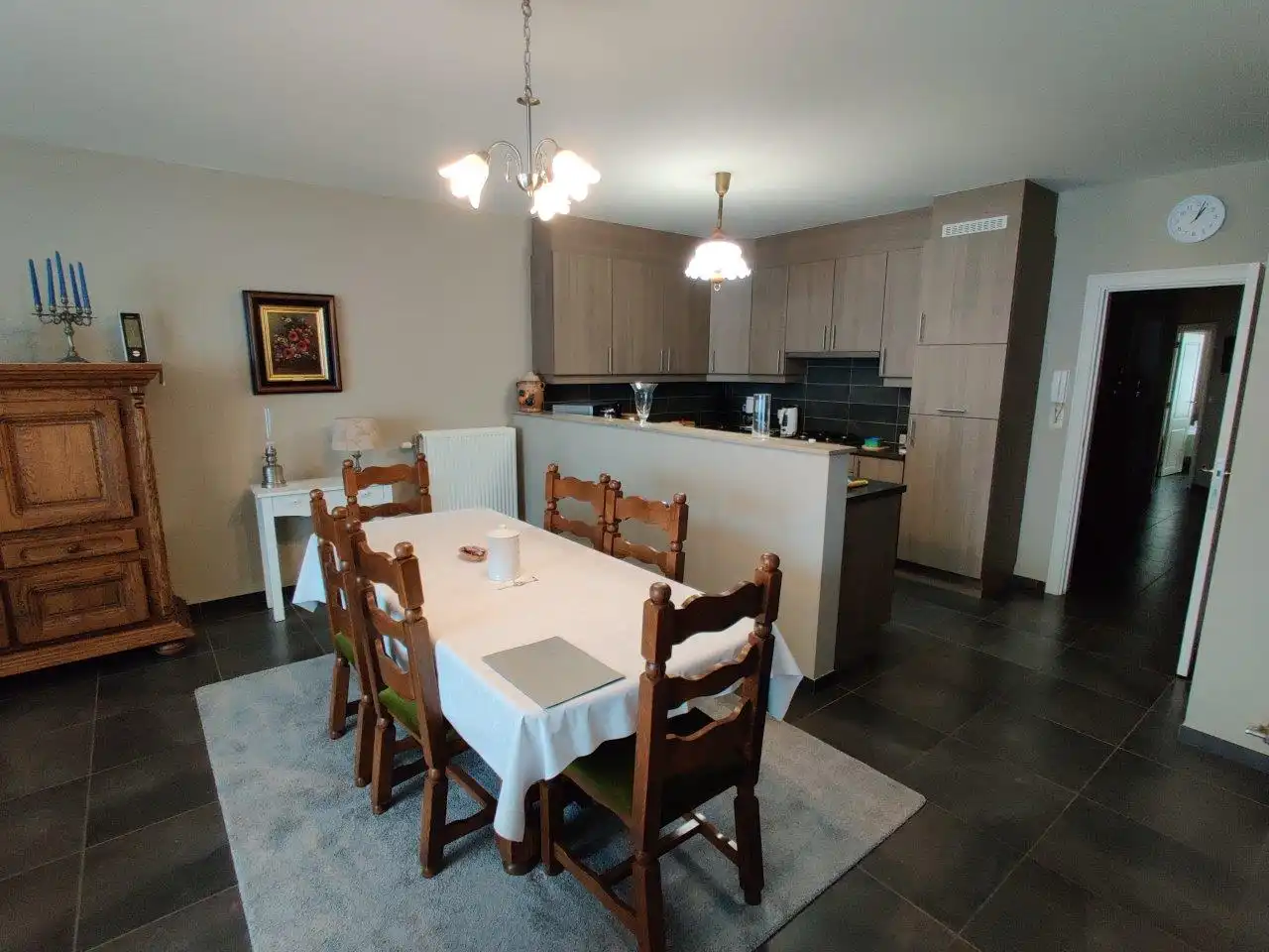 Ruim gelijkvloersappartement met 2 slaapkamers foto 3