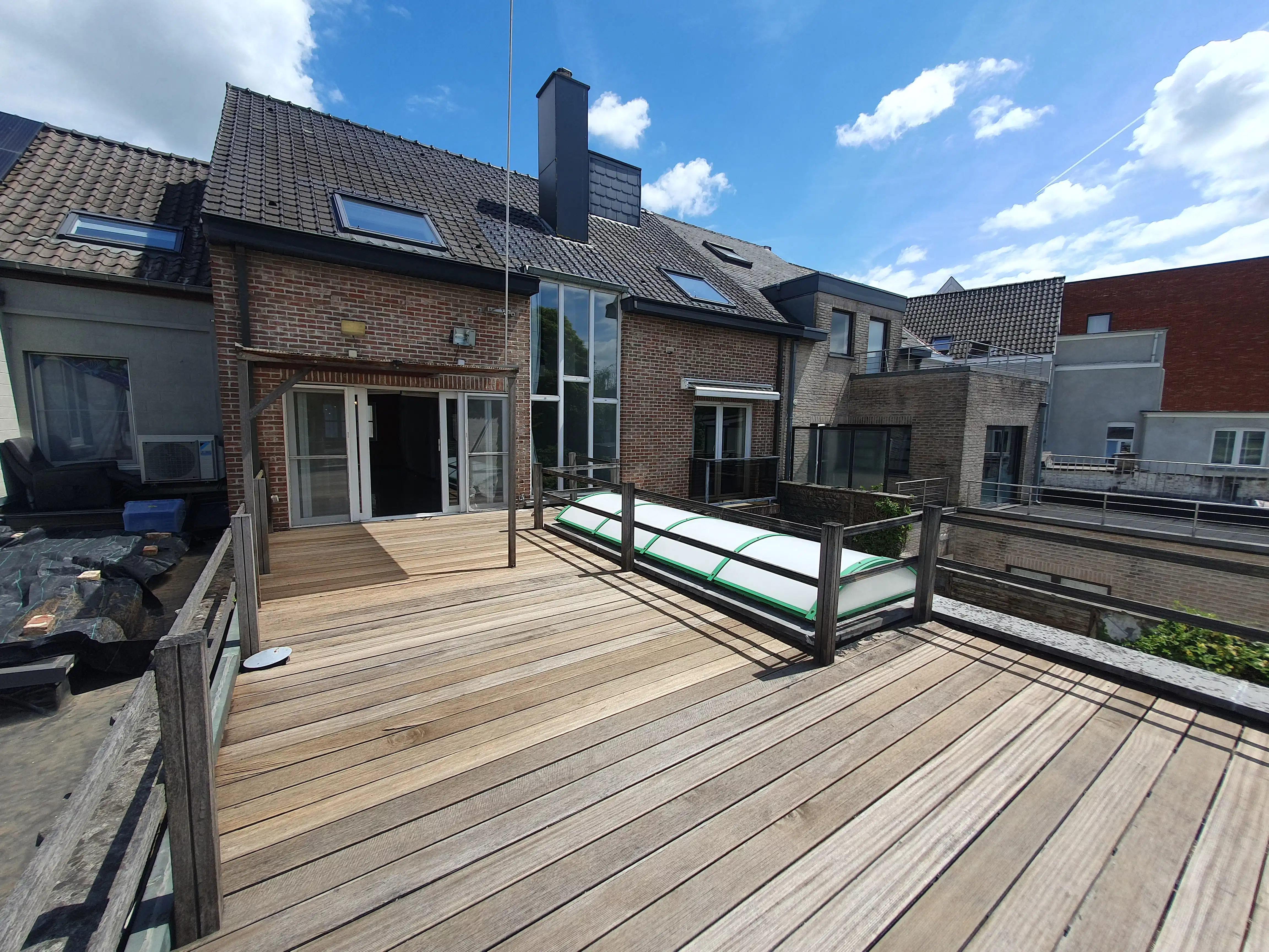 Ruim duplex appartement 130m²  met terras, inpandige garage en kelder in Geraardsbergen centrum. foto 2