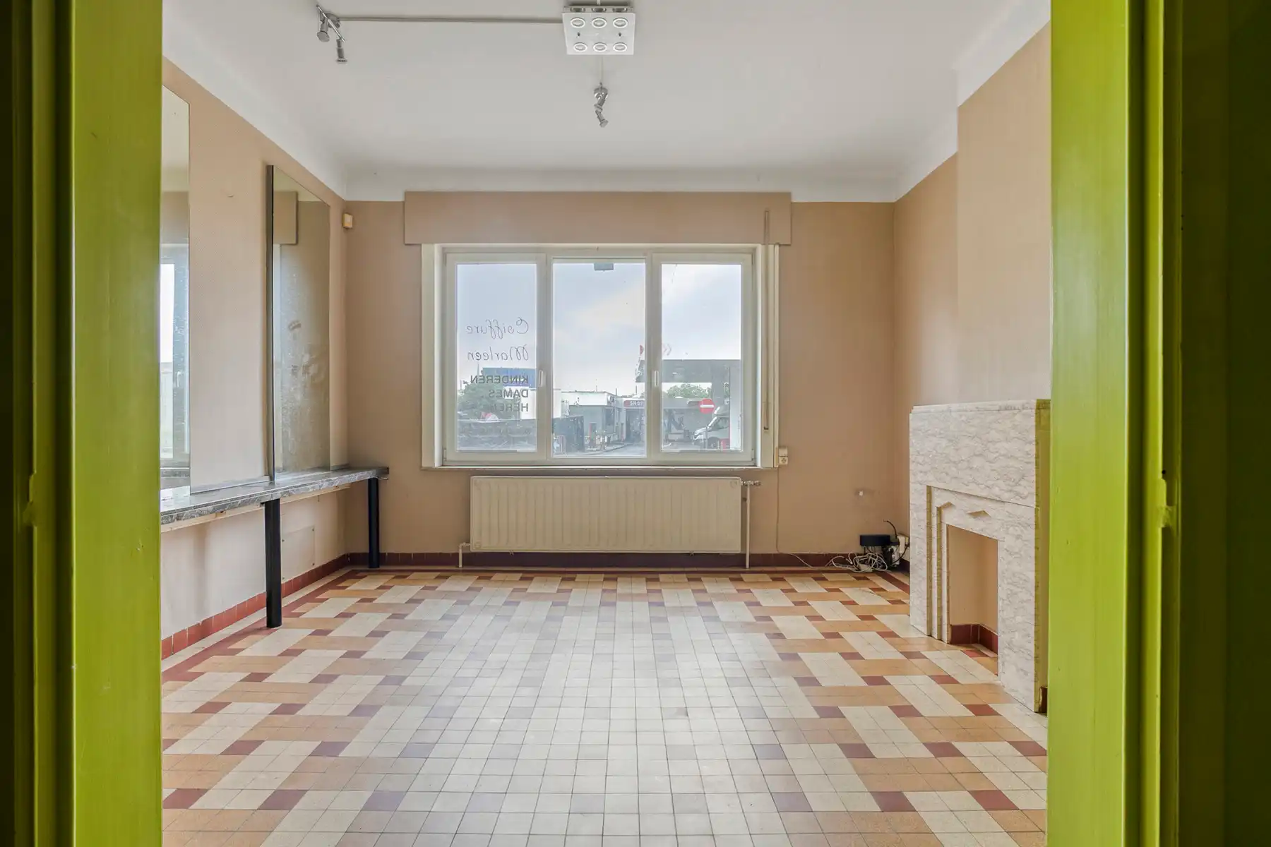 Eengezinswoning met 3 kamers, inrichtbare zolder en tuin foto 4