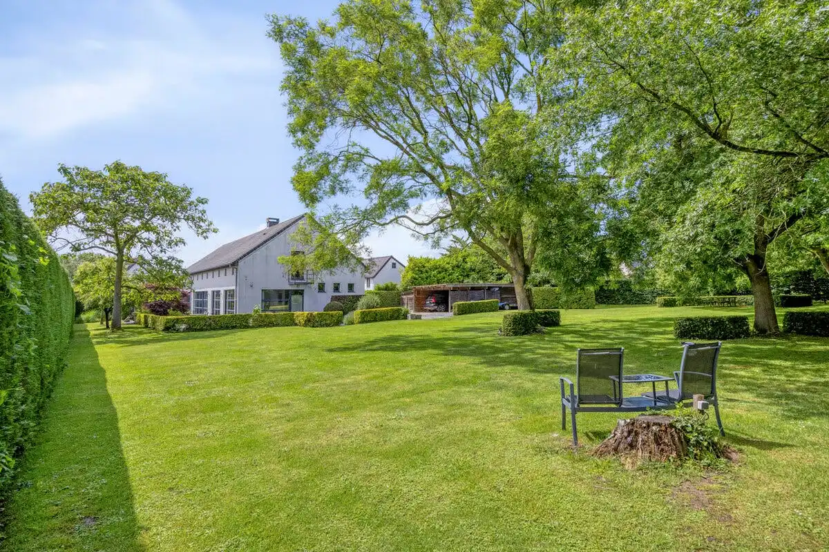Karaktervolle viergevel woning op 24 are in Grimbergen – wonen en werken op toplocatie foto 1