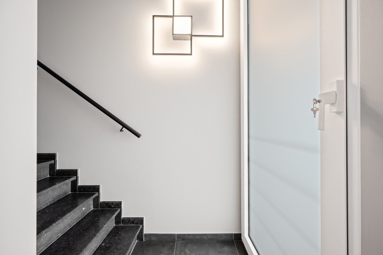 Instapklare, moderne penthouse op de Grote Markt in Tienen foto 21