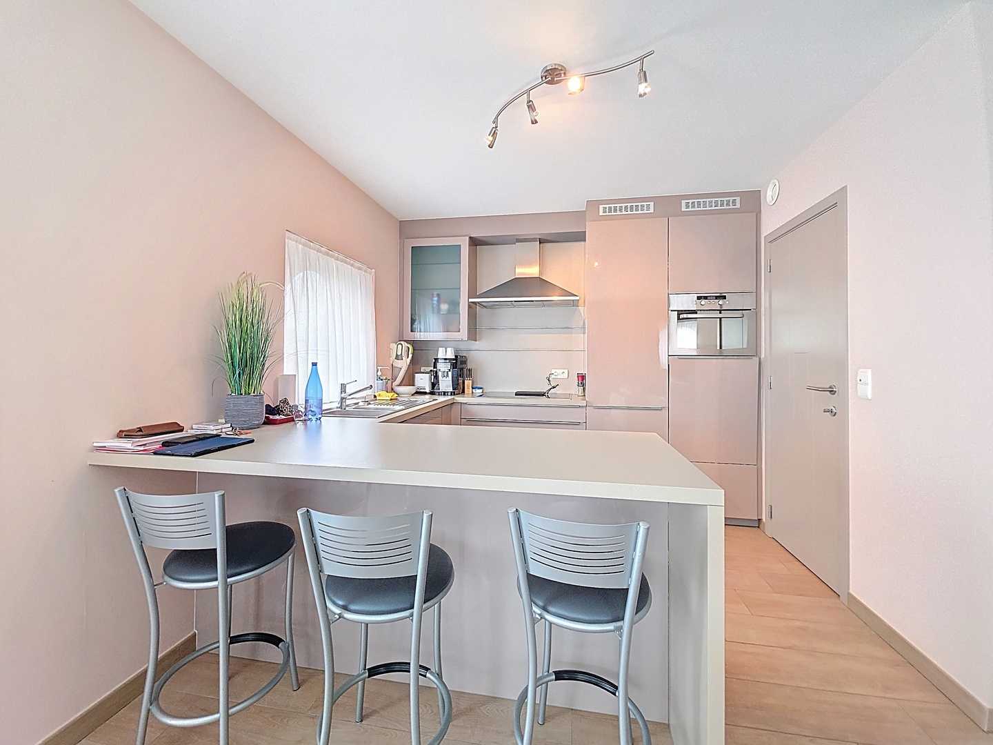 Instapklaar hoekappartement met zonnig hoekterras te Nieuwpoort-Bad foto 3