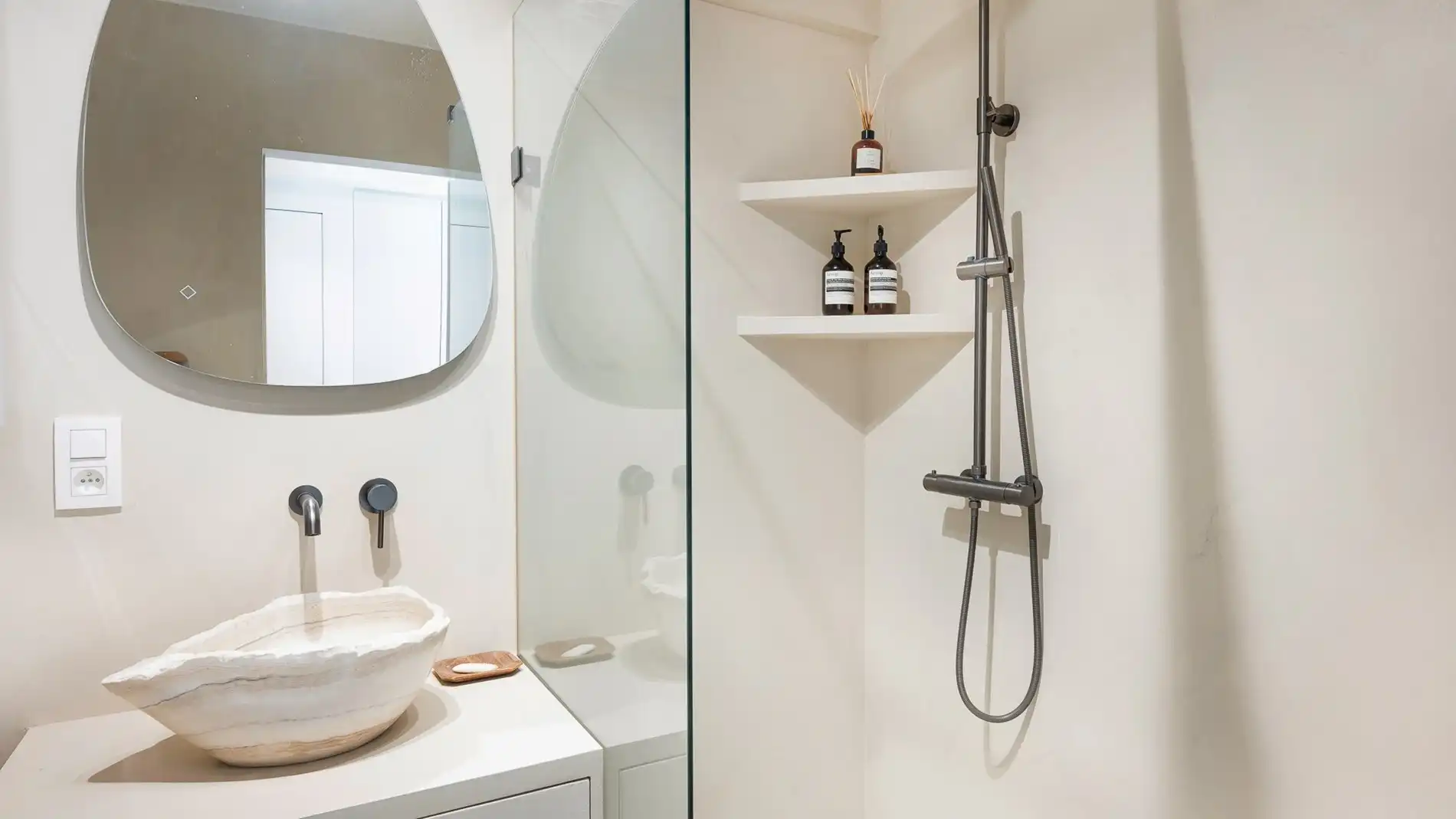 Compleet gerenoveerd appartement met zicht op de duinen foto 10