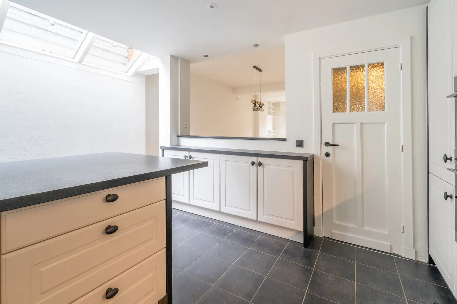 Instapklare gerenoveerde woning met 4 slaapkamers, stijlvolle badkamer en gunstig EPC in het centrum van Gooreind-Wuustwezel. foto 6