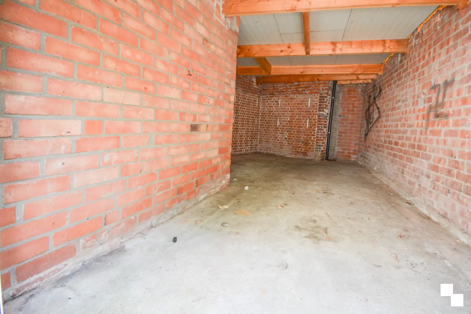 3 enkele garages te huur in Roeselare foto 5