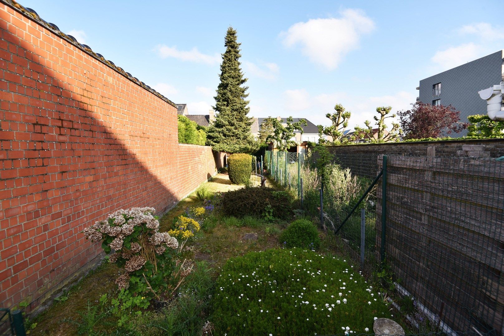 Charmante te renoveren woning  mooi gelegen te centrum Eeklo foto 10