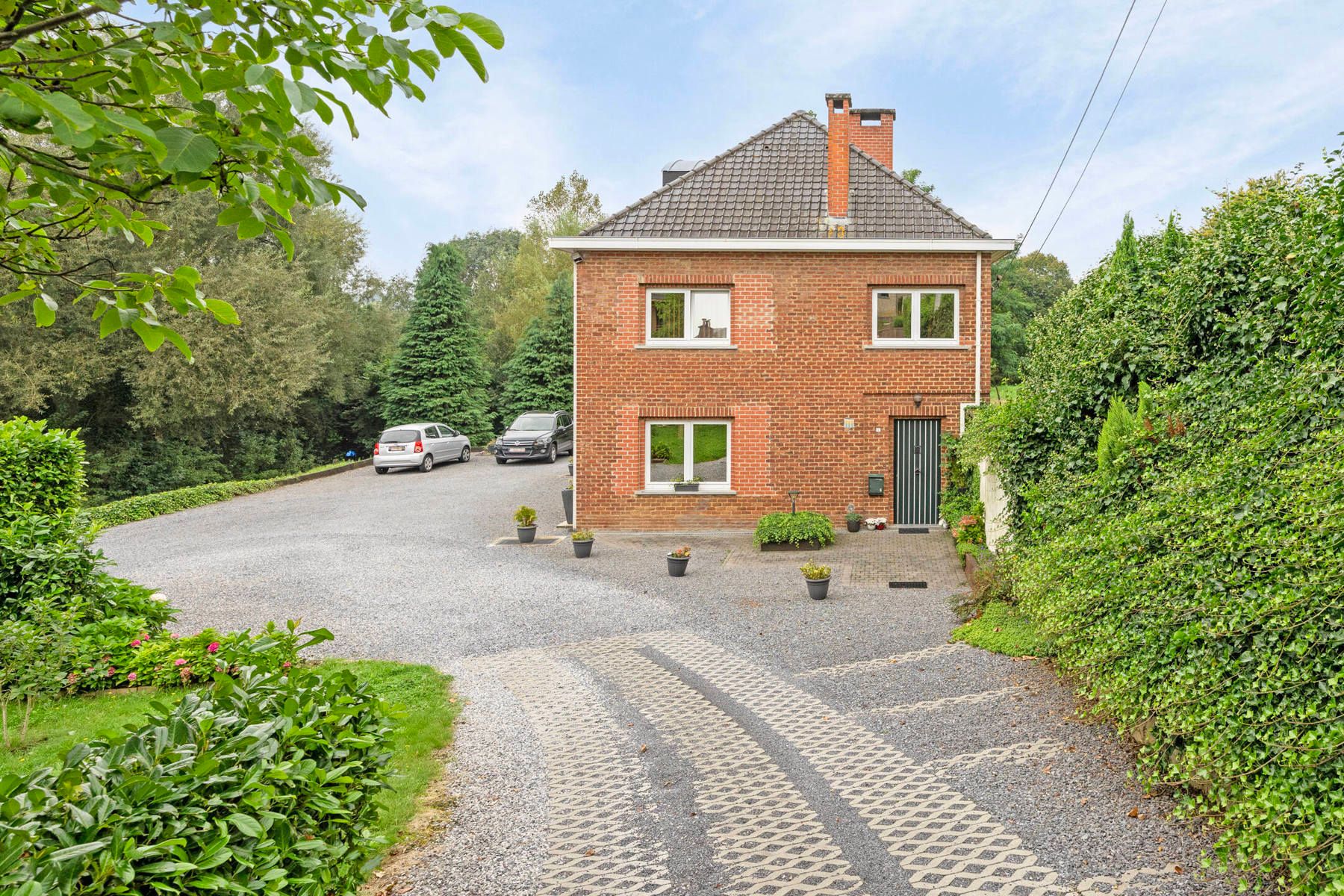 Charmante woning op een prachtig perceel omringd door groen foto 1