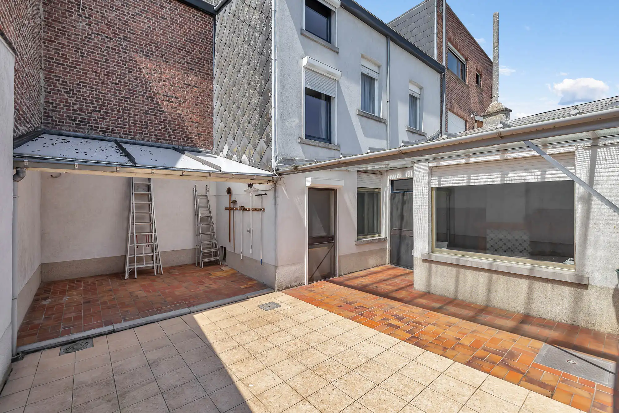 Te renoveren ruime handelswoning foto 22