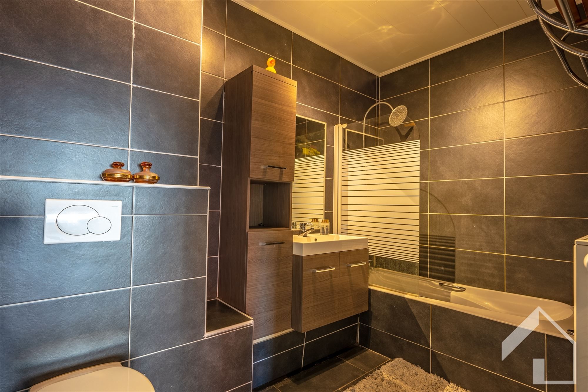 2-slaapkamerappartement met garagebox en tuin foto 11