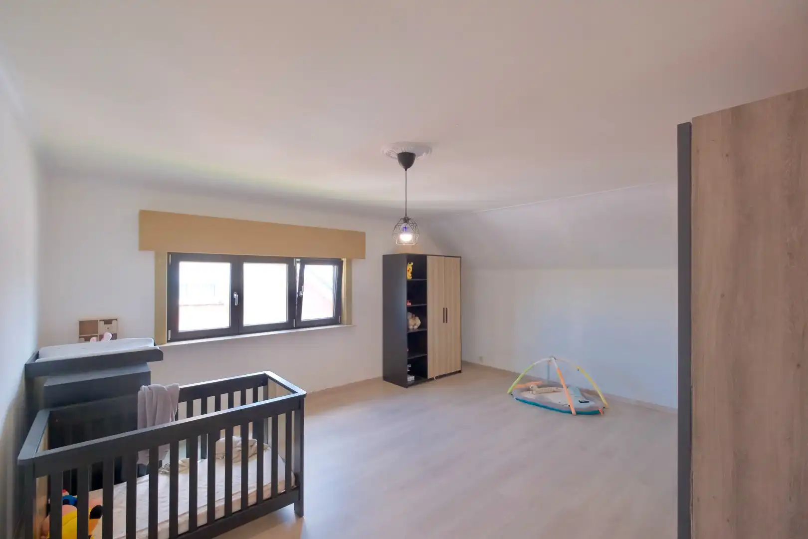 Rustig gelegen woning met 4 slpks en garage op perceel van 585 m²! foto 15