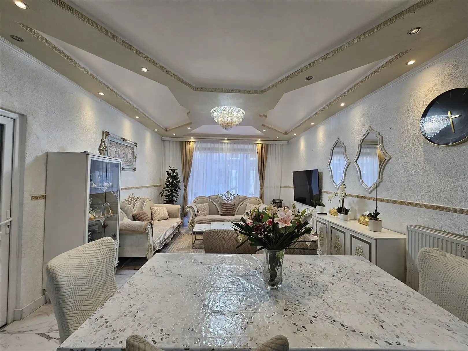 Gunstig gelegen woning met 3 slpks en veranda. foto 3