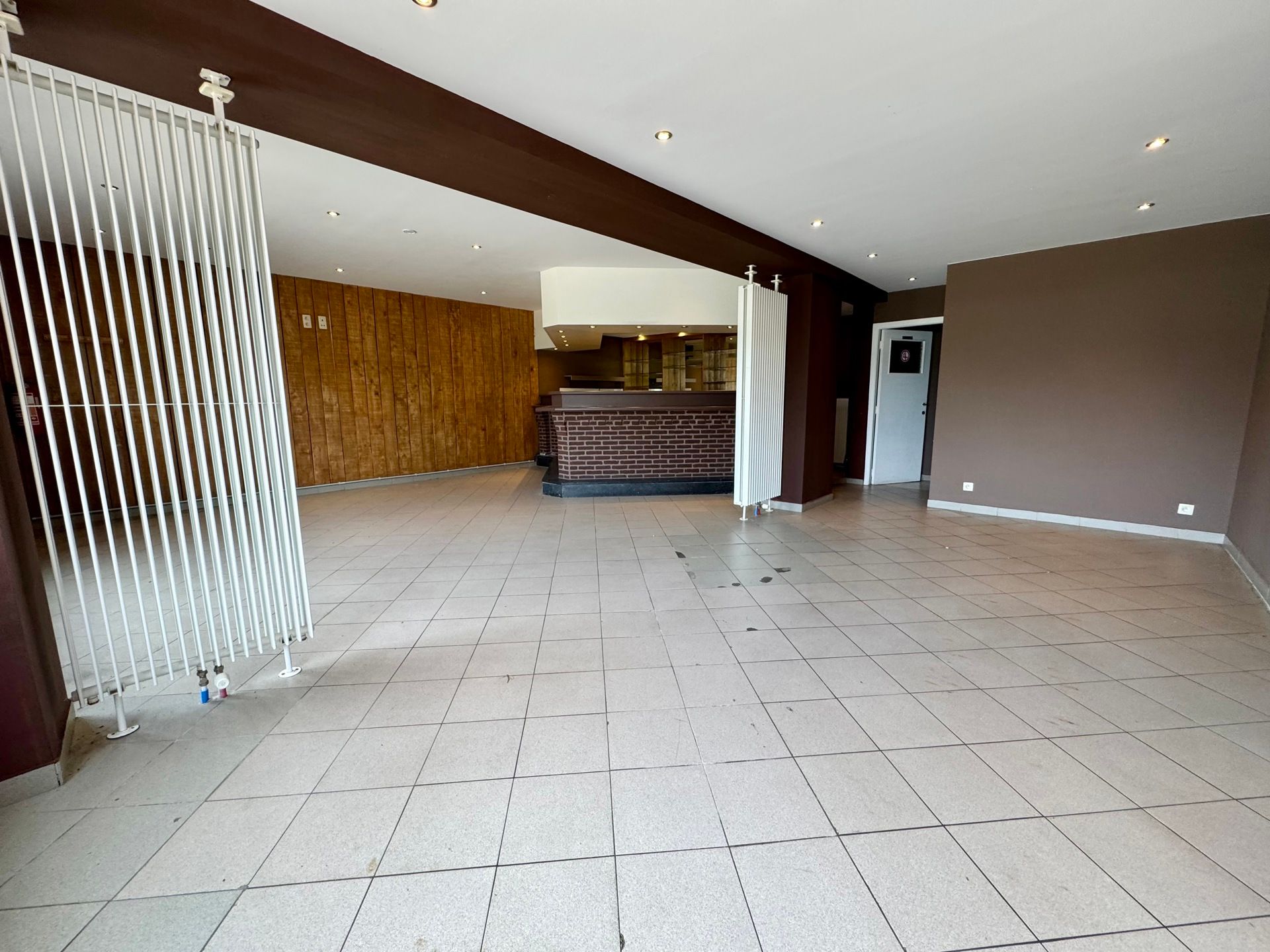 Handelspand met duplex-appartement te Langdorp foto 4