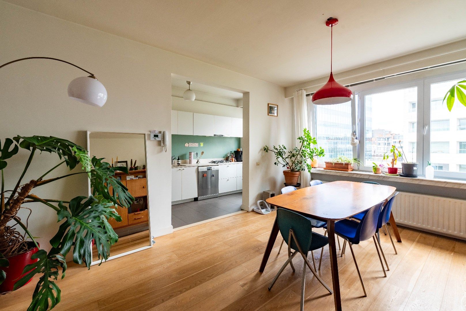 Ruim en licht 2-slaapkamerappartement op toplocatie in Antwerpen foto 3