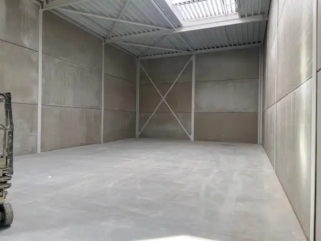 Zeer goed gelegen bedrijfsruimte foto 5