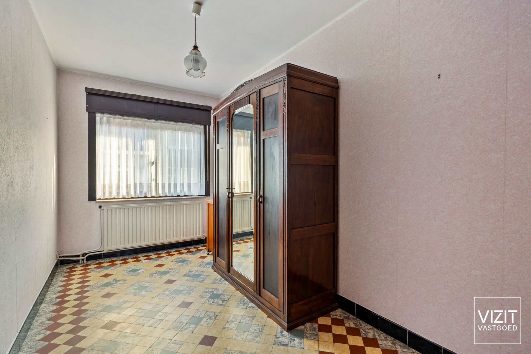 Ruim woonhuis in doodlopende straat foto 9