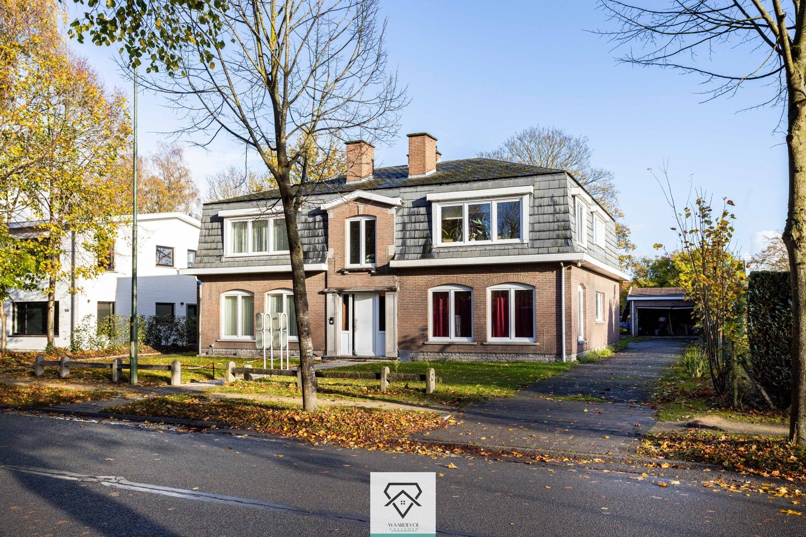 Opbrengsteigendom met 4 appartementen en 2 dubbele garageboxen te koop foto 21