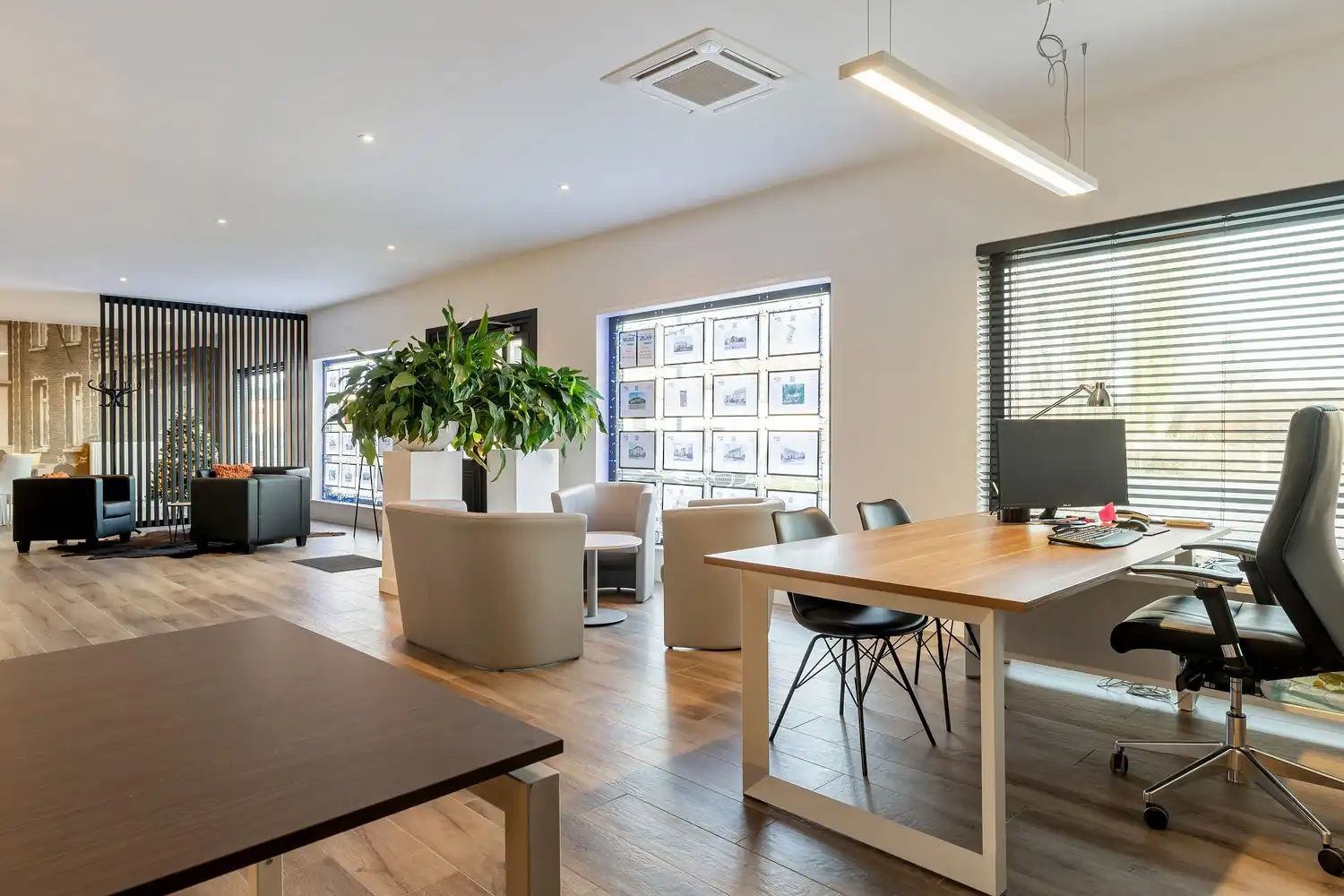 Uiterst gunstig gelegen kantoor. foto 14