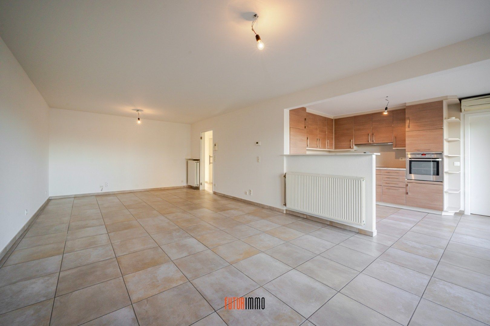 Instapklaar 2-slpk appartement aan station RSL foto 2