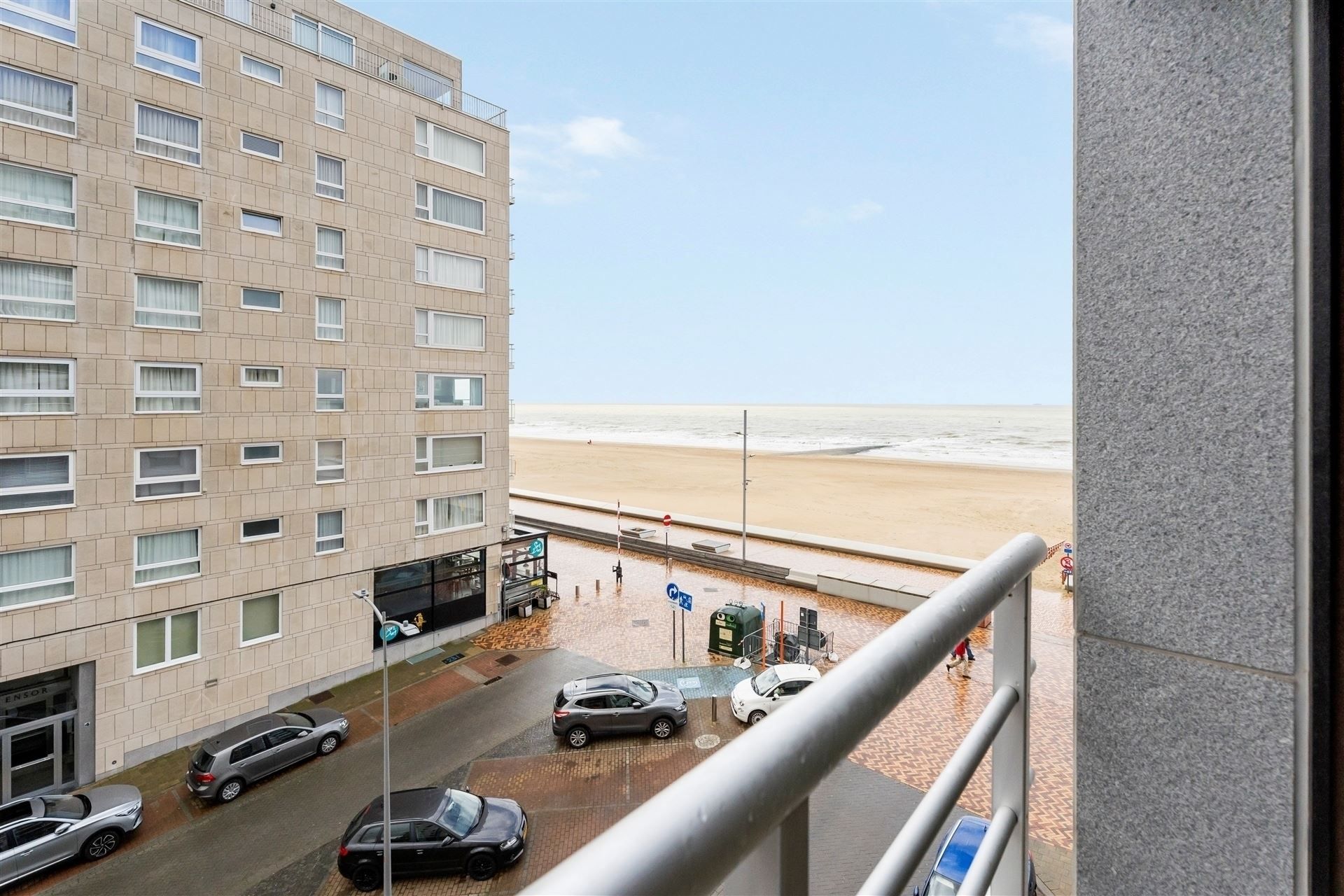 ZONNIG / ZEEZICHT  foto 2