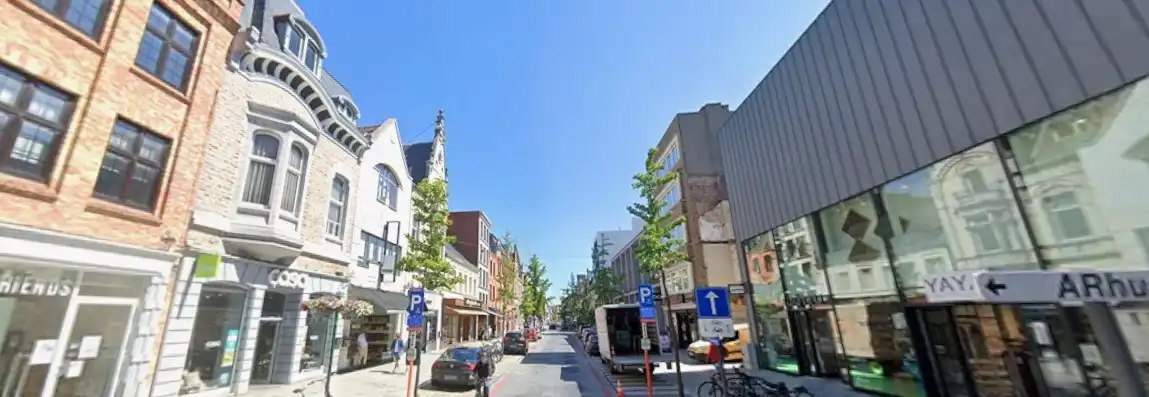 Handelspand op toplocatie in de Ooststraat te Roeselare – ca. 130 m² met brede etalage foto 3