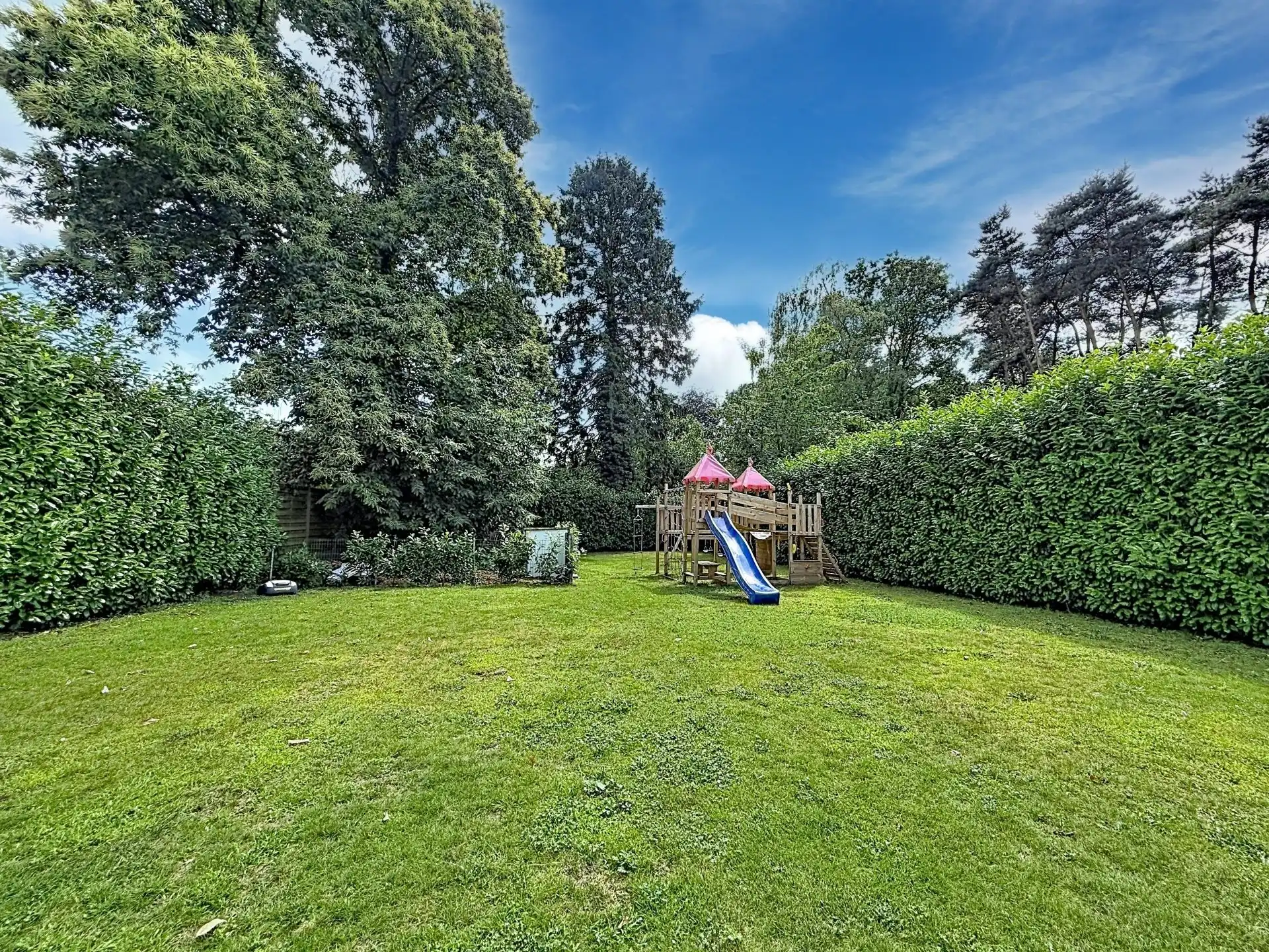Zeer ruime villa voorzien van alle luxe met 3, mogelijk 5 slaapkamers en 2 badkamers foto 55