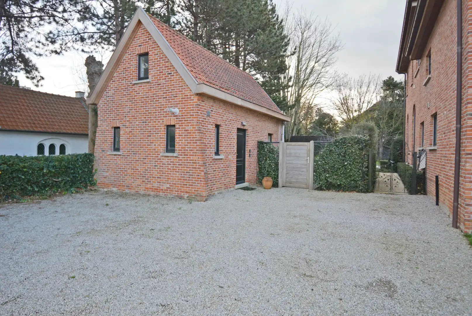 Charmante woning met tuin, terras en 2 slaapkamers. foto 13