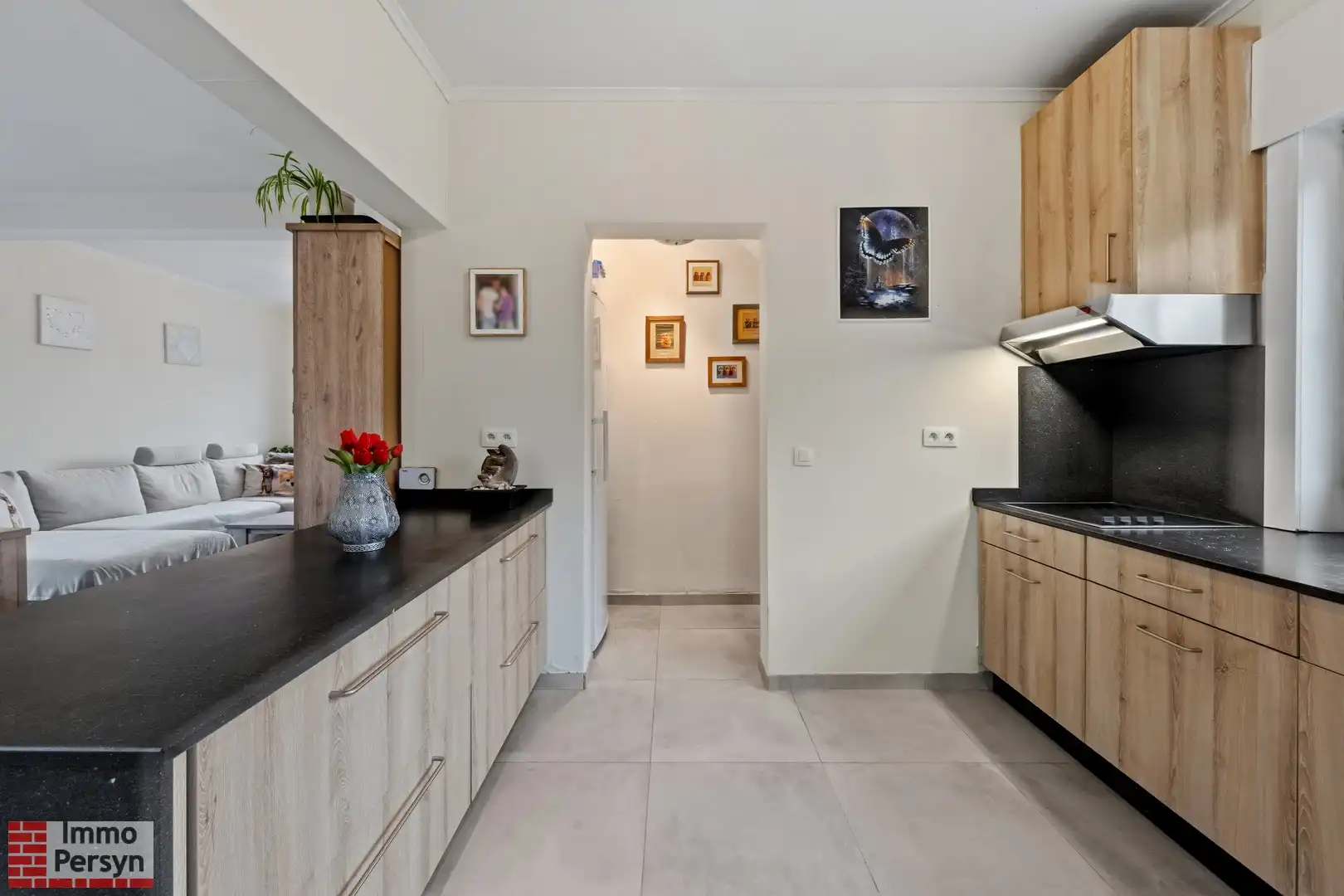Charmante, gerenoveerde woning met carport en tuin foto 9