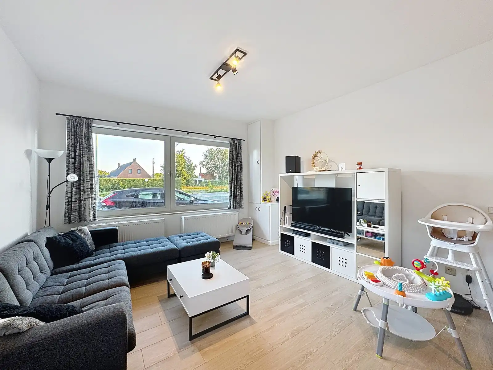 Instapklare woning met 2 slpks én garage te Maldegem! foto 2