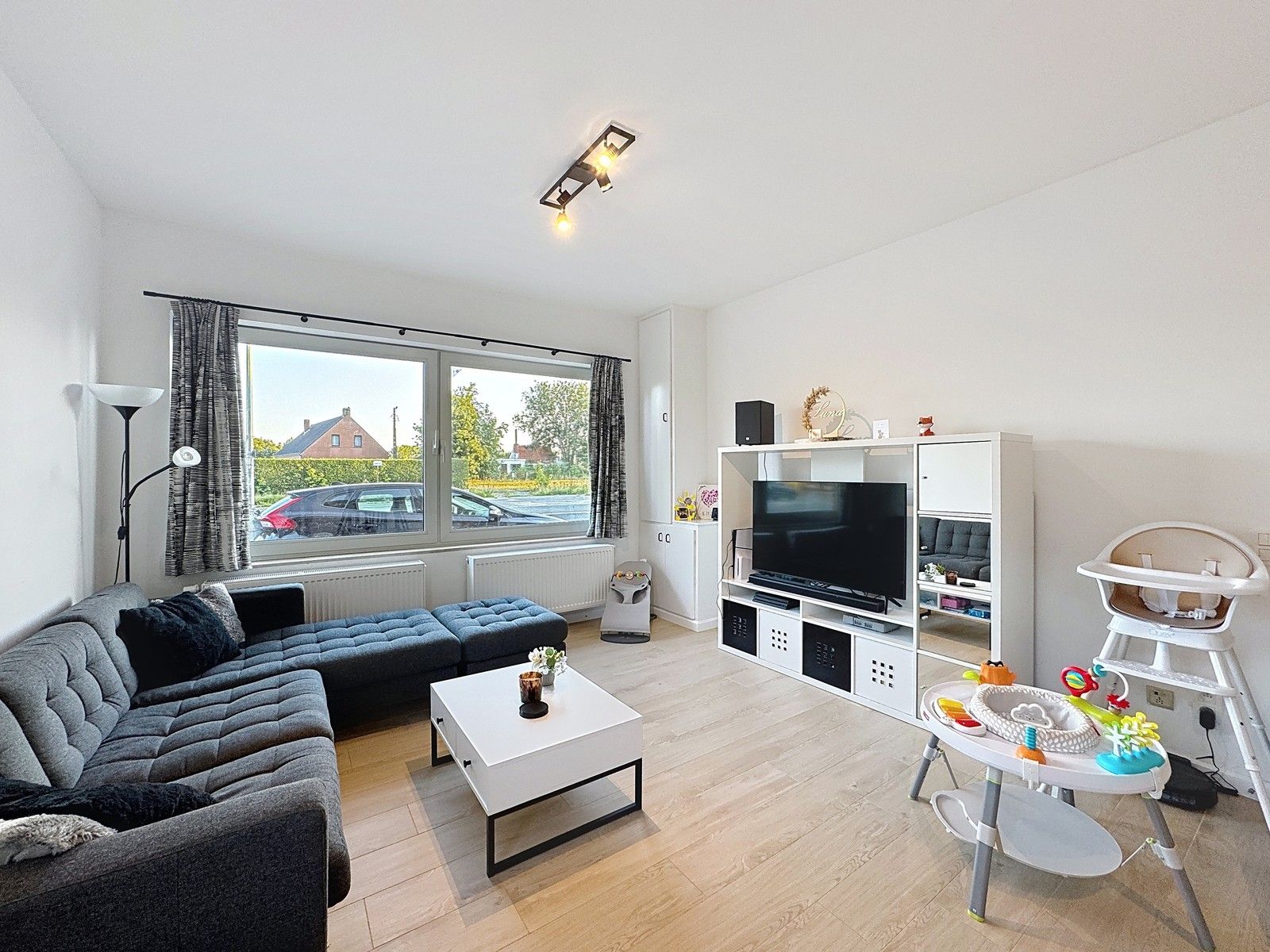 Instapklare woning met 2 slpks én garage te Maldegem! foto 3